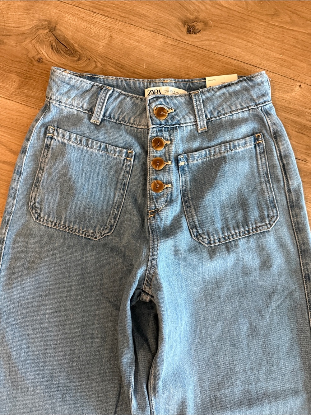 NWT Zara High-Waist Wide Leg Light Wash Jeans with Front Patch Pockets